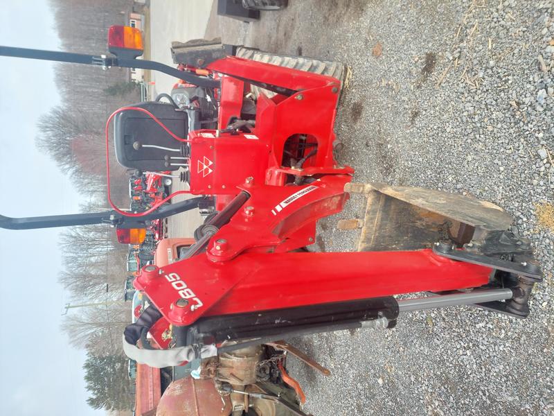 Tractors  GC1720 TLB Photo